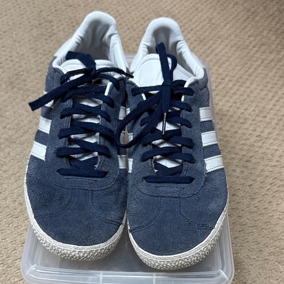 Adidas Men's Navy and White suede Sneakers (size 6) - Picture 1 of 4
